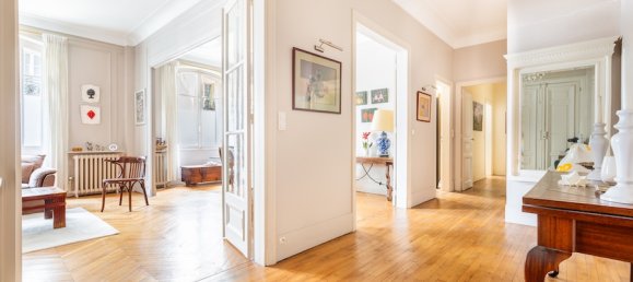 4 bedrooms Apartment in Paris, France No. 140120 5