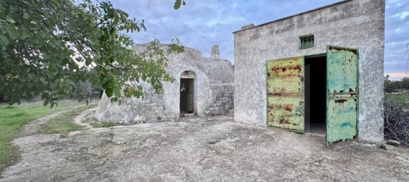 Casa de 3 habitaciónes en Ostuni, Italy No. 19608 2
