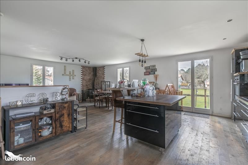 Casa de 3 dormitorios en Mios, France No. 291969