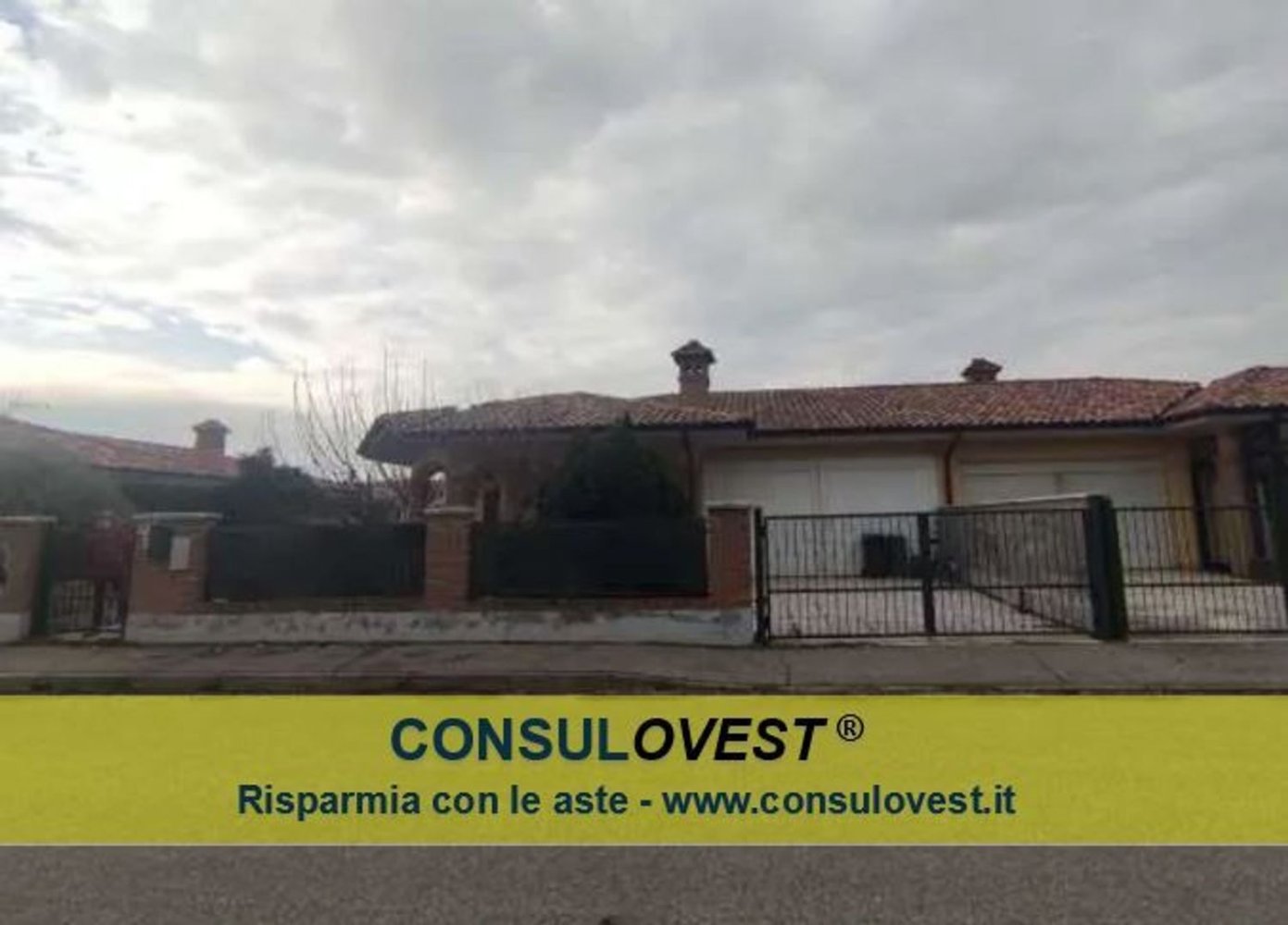 Casa de 4 habitaciónes en Roncaro, Italy No. 3356