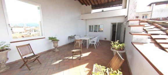 8 rooms Penthouse in Florence, Italy No. 49080 3