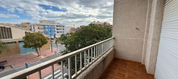 Casa de 3 dormitorios en Alicante, Spain No. 190451 11