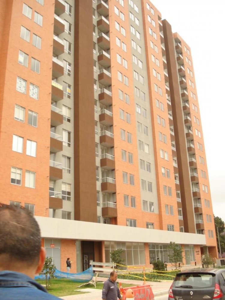 Casa de 3 dormitorios en Bogotá, Colombia No. 11095