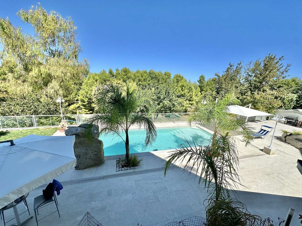 Villa de 4 dormitorios en Pescara, Italy No. 362138