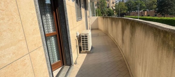 Apartamento de 2 dormitorios en Milan, Italy No. 364933 18