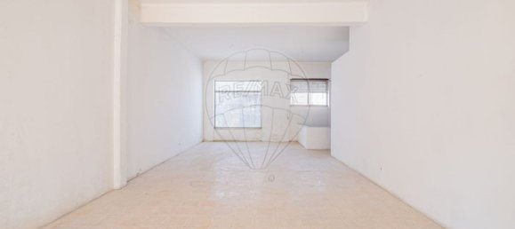 168m² Commercial property in Moita, Portugal No. 348638 6