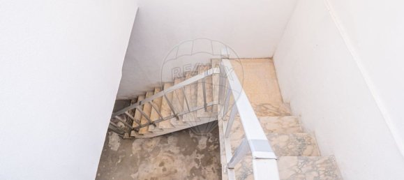 168m² Commercial property in Moita, Portugal No. 348638 17