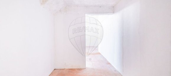 168m² Commercial property in Moita, Portugal No. 348638 12