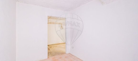 168m² Commercial property in Moita, Portugal No. 348638 14