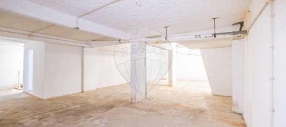 168m² Commercial property in Moita, Portugal No. 348638 10