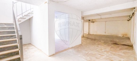 168m² Commercial property in Moita, Portugal No. 348638 20