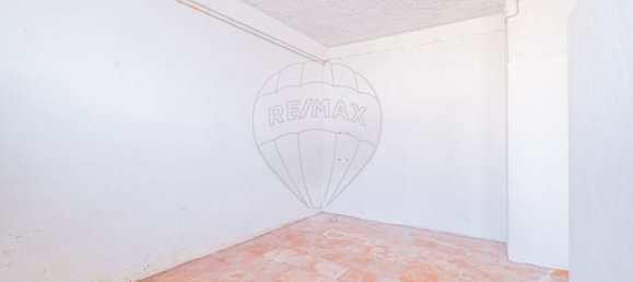 168m² Commercial property in Moita, Portugal No. 348638 5