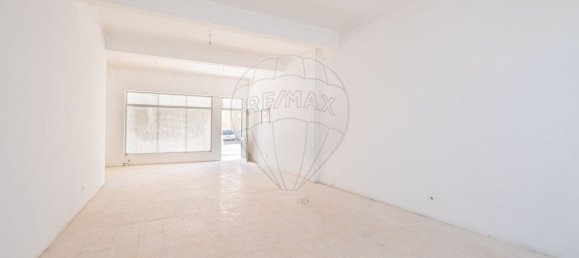 168m² Commercial property in Moita, Portugal No. 348638 15