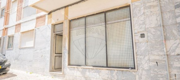 168m² Commercial property in Moita, Portugal No. 348638 8