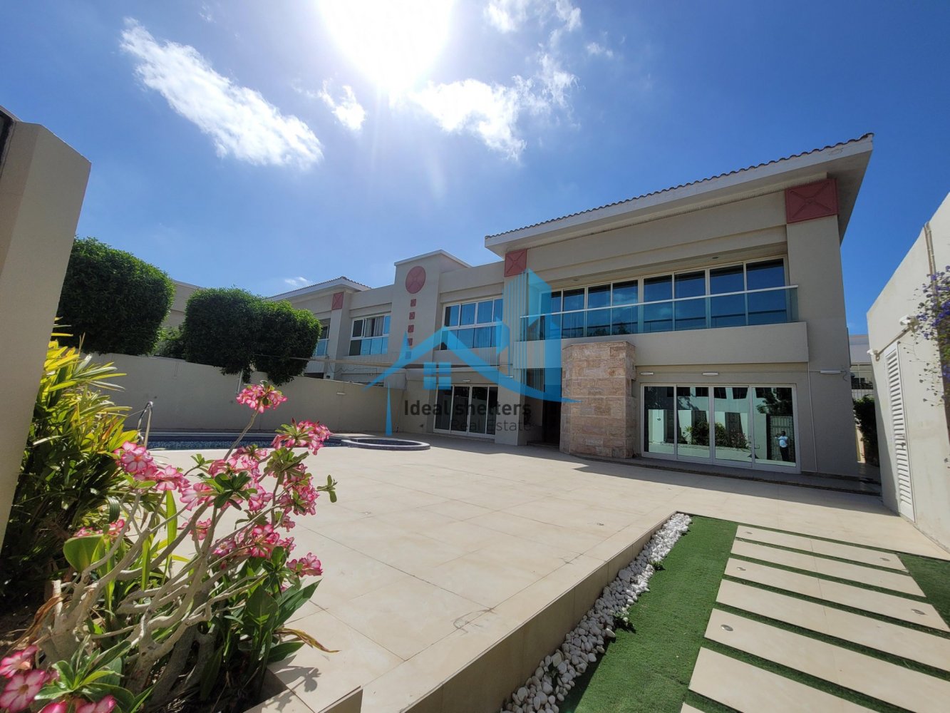 Вилла с 5 спальнями в Джумейра, ОАЭ № 8045