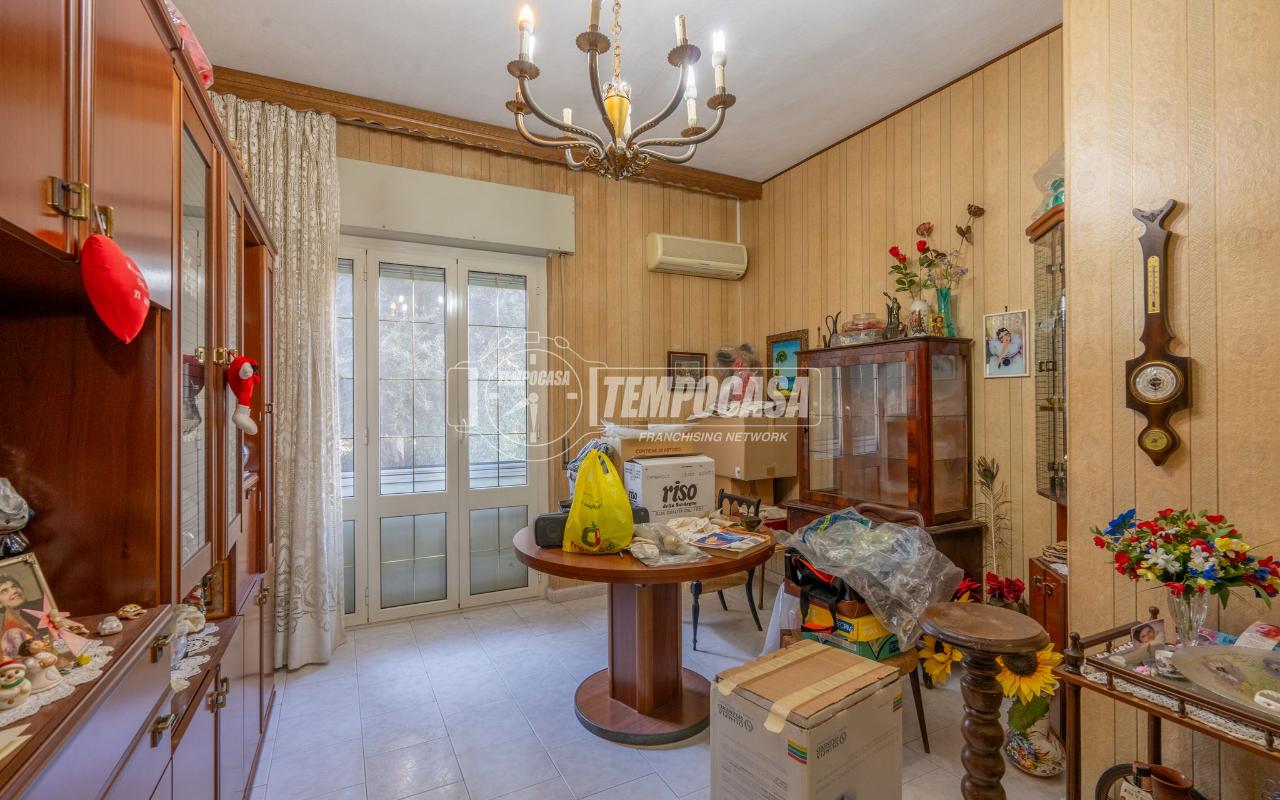 3غرفة شقة في Cagliari, Italy رقم 146312