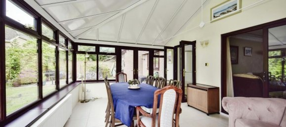 4 bedrooms House in Chatham, United Kingdom No. 10484 32