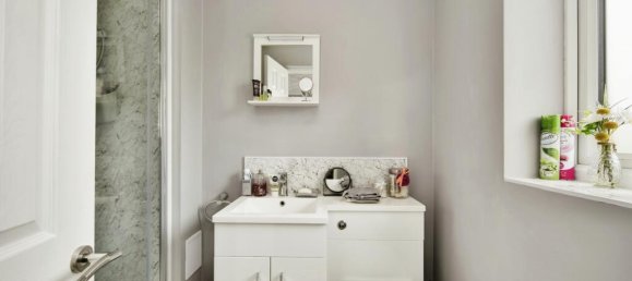 4 bedrooms House in Chatham, United Kingdom No. 10484 20