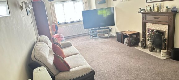 4 bedrooms House in Chatham, United Kingdom No. 10484 8