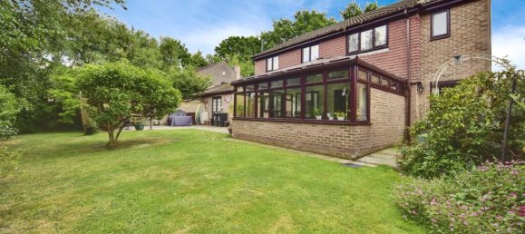 4 bedrooms House in Chatham, United Kingdom No. 10484 39