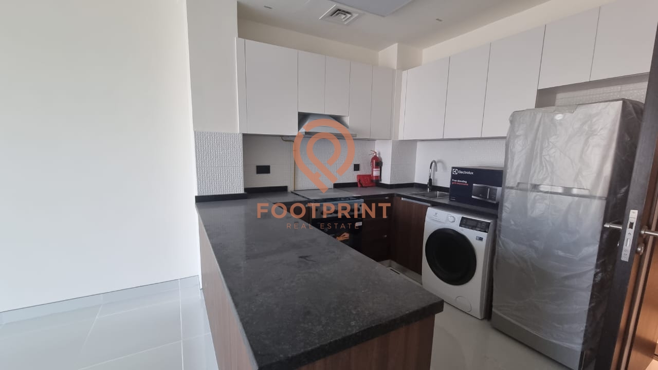 Apartamento de 2 dormitorios en International City, UAE No. 24360