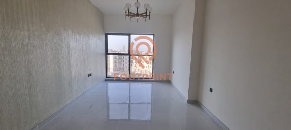 Apartamento de 2 dormitorios en International City, UAE No. 24360 10