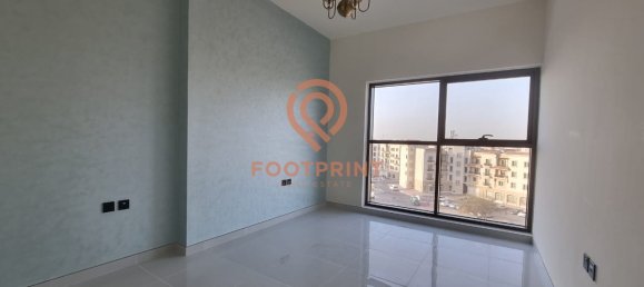 Apartamento de 2 dormitorios en International City, UAE No. 24360 11