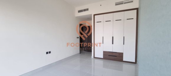 Apartamento de 2 dormitorios en International City, UAE No. 24360 2
