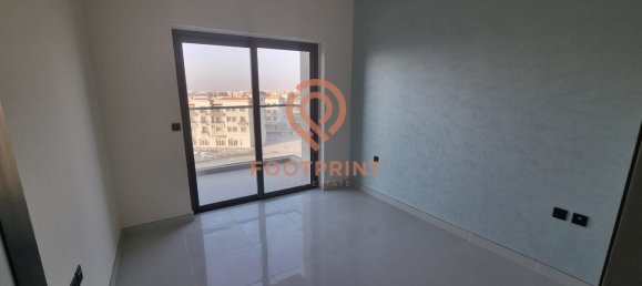 Apartamento de 2 dormitorios en International City, UAE No. 24360 14