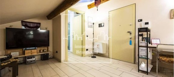 2 rooms Apartment in Varese, Italy No. 69153 8