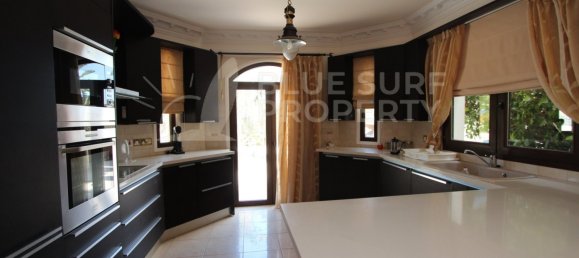4 Schlafzimmer Villa in Paralimni, Cyprus, Nr. 9249 9