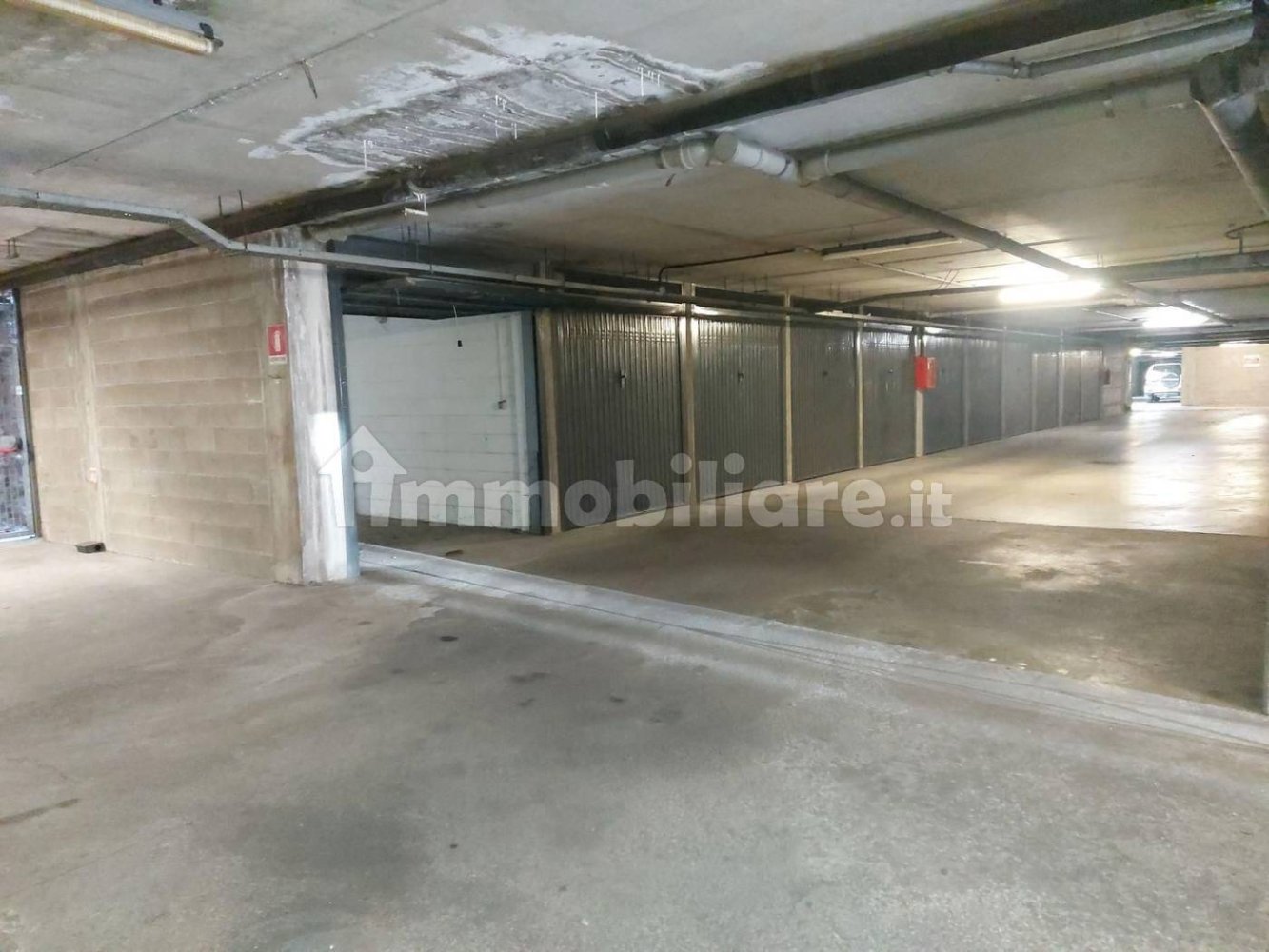  مرآب في Legnano, Italy 15متر مربع رقم 319648