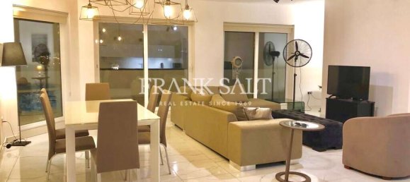 3 bedrooms Penthouse in Gzira, Malta No. 1241 7