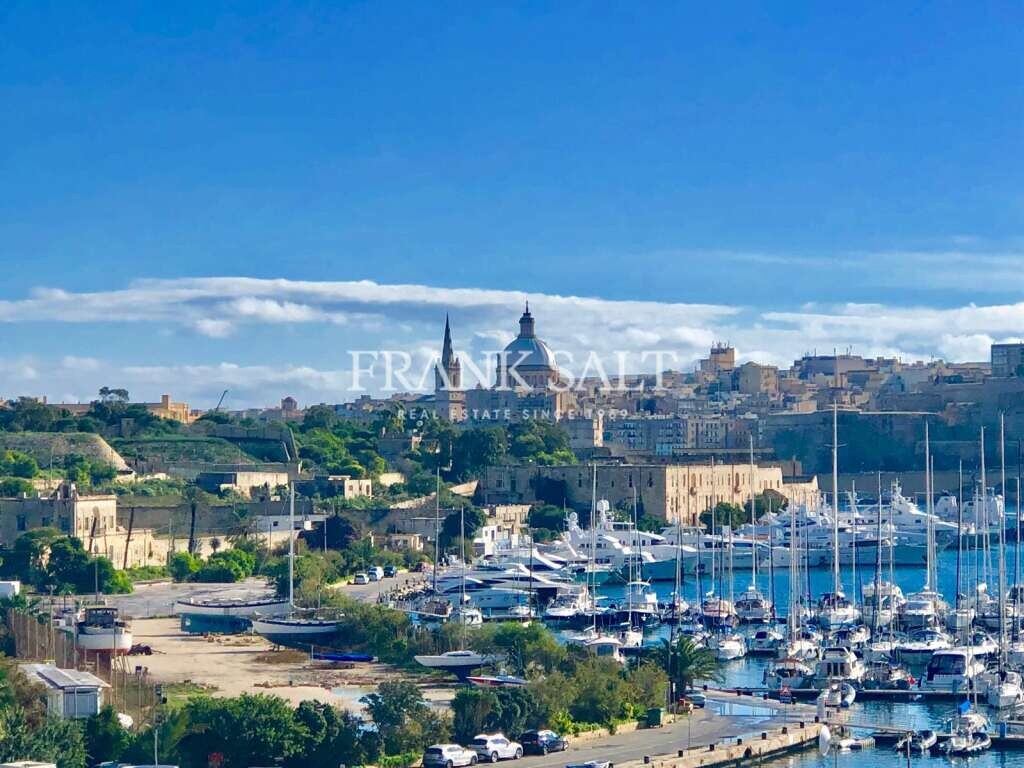 3 bedrooms Penthouse in Gzira, Malta No. 1241