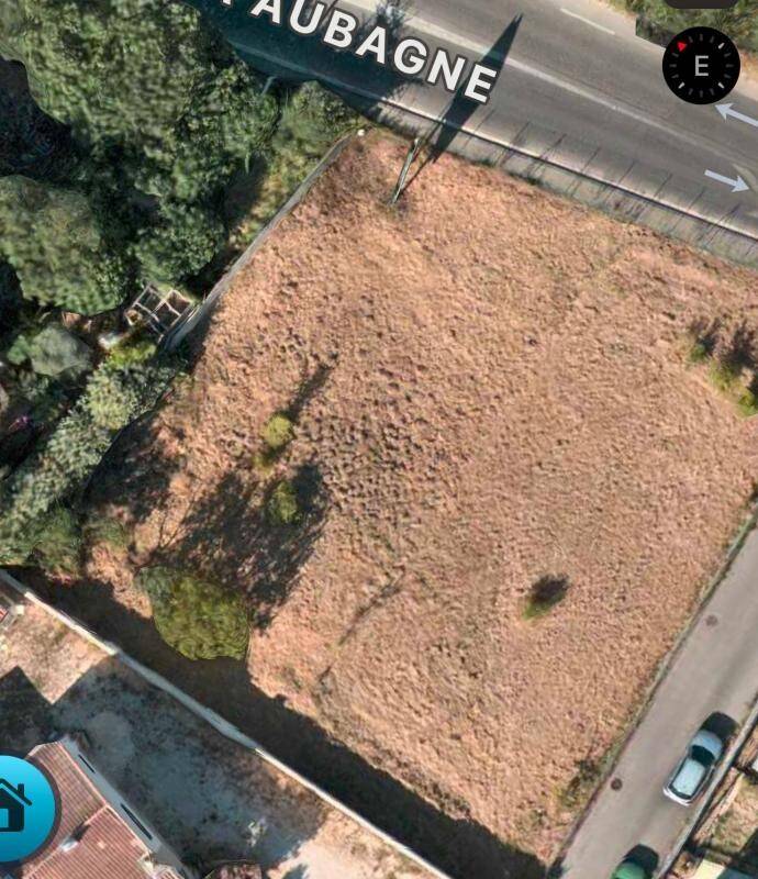 590m² Land in Marseille, France No. 113741