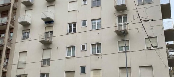 3 rooms Apartment in Milan, Italy No. 262275 8