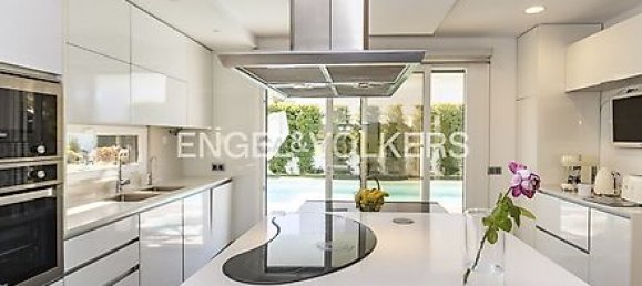 6 bedrooms House in Almada, Portugal No. 13997 3