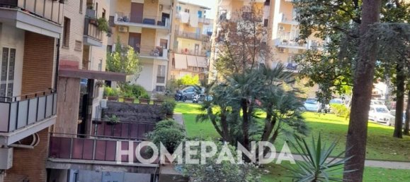 8-salle Appartement à Portici, Italy No. 120296 20