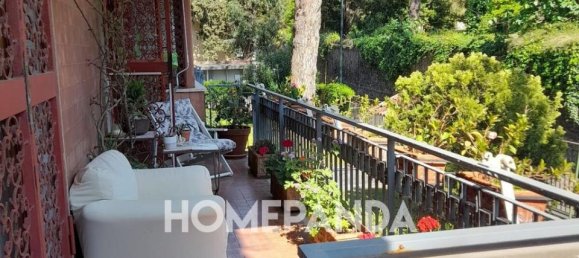 8-salle Appartement à Portici, Italy No. 120296 13