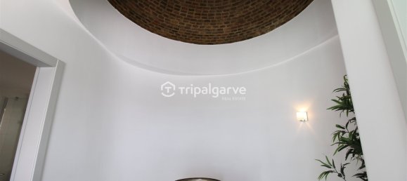 5 bedrooms Villa in Faro, Portugal No. 106805 11