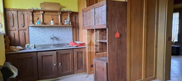 2 bedrooms Villa in San Benedetto Po, Italy No. 353793 2