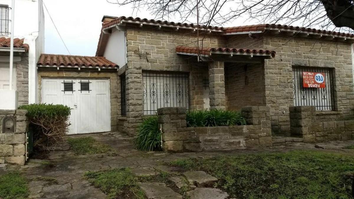 Дом с 3 спальнями в Мар-дель-Плата, Аргентина № 84756