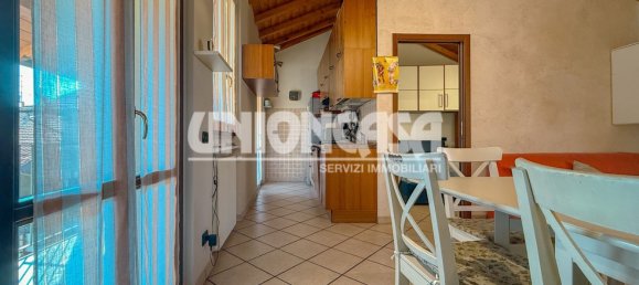 3 rooms Apartment in Fenegrò, Italy No. 263015 5