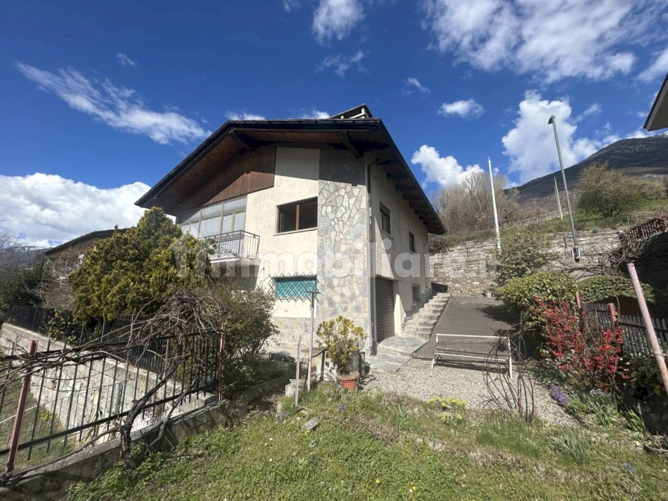 Villa de 4 dormitorios en Saint Christophe, Italy No. 220703