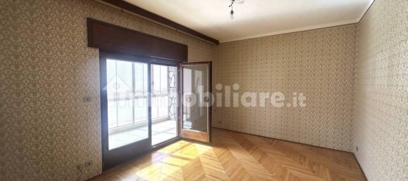 Villa de 4 dormitorios en Saint Christophe, Italy No. 220703 4