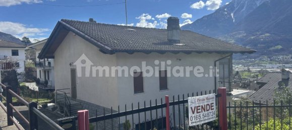 Villa de 4 dormitorios en Saint Christophe, Italy No. 220703 14