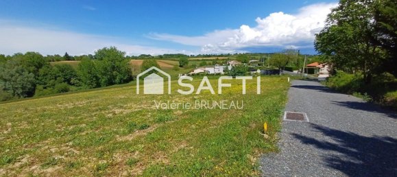1300m² Land in Montfa, France No. 63331 2