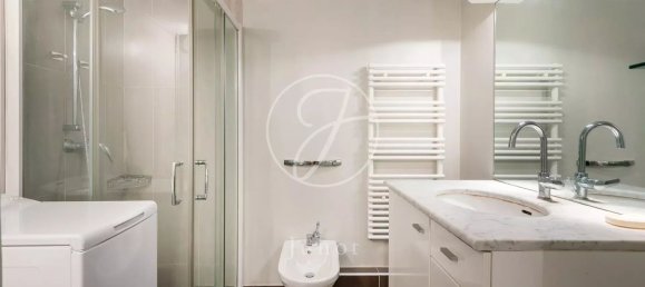 1 bedroom Duplex in Paris, France No. 185665 8