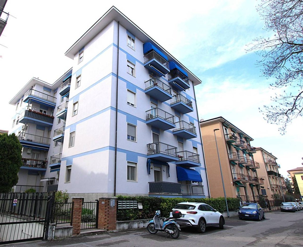 Apartamento de 2 dormitorios en Verona, Italy No. 324395