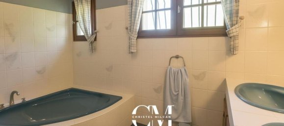 3 bedrooms House in Merignac, France No. 346526 8